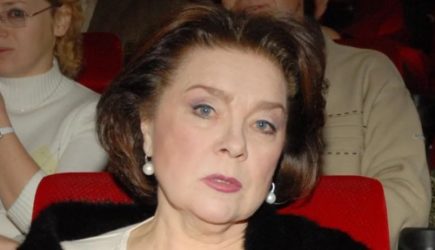 &laquo;Человек смертельно болен&raquo;: Голубкина из &laquo;Гусарской баллады&raquo; не может ходить и лечится от онкологии