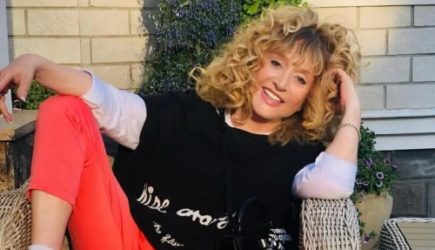 Личную вещь Пугачевой выставила на продажу певица Вержак