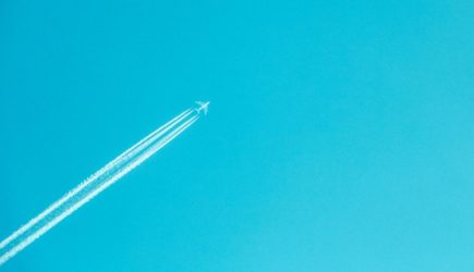 Российский пассажирский самолет ушел в крутое пике над Каспийским морем