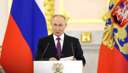 Путин поручил усилить охрану границы России