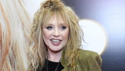 &laquo;Старческие изменения&raquo;: Лавров высказался о новых песнях Пугачевой