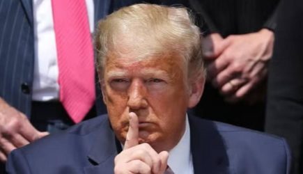 «Вы глупцы!»: Трамп сделал жесткое заявление о переговорах по Украине