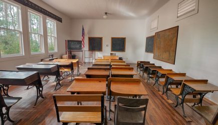 Учительница музыки *** ученика