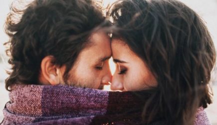 Мужчины рассказали, какие вещи делают только с той, которую любят