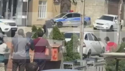Трех российских полицейских расстреляли в Махачкале