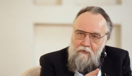 Дугин предложил «равноудаленную» страну для переговоров России с США