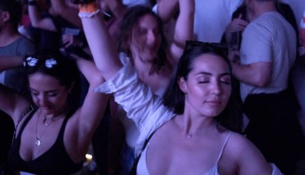 Российский турист раскрыл ночные увлечения девушек на Ибице