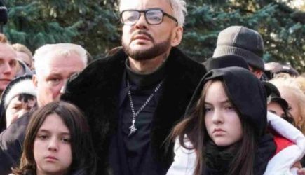 За что в школе издевались над детьми Киркорова? Без Пугачевой не обошлось и тут