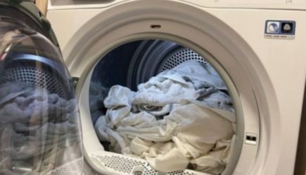 Почему ни в коем случае нельзя стирать на ночь: запомните на всю жизнь