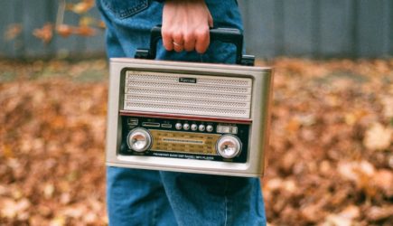 Радиостанция «Судного дня» передала в эфир восемь загадочных сообщений