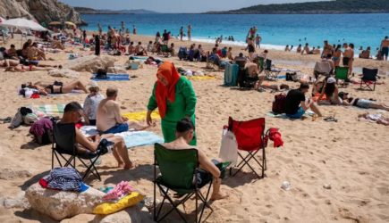 Турция жжёт: Русские туристы в Сиде, Кемере и Анталье массово покрываются сыпью и платят по $120 за капельницы