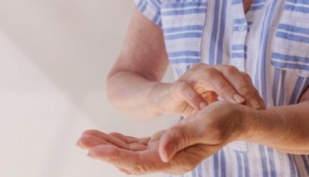 Врачи назвали нормальный пульс человека в 50 и в 60 лет