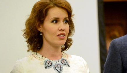 Помните эту сбежавшую ведущую? Вот что с ней теперь