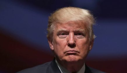 Трамп заявил, что «очень много» помогает Украине