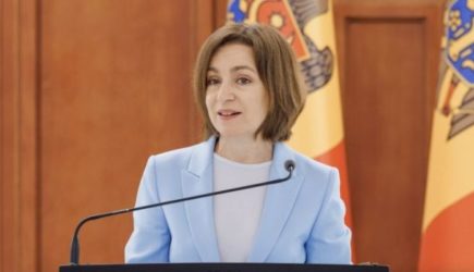 «Не виноватая я»: Санду спешит оправдаться, что втягивает Молдавию в войну