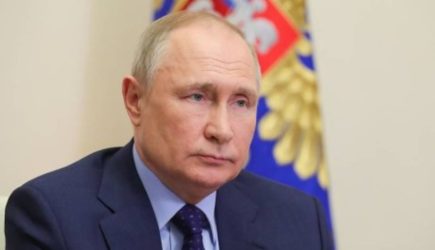 Путин попросил Трампа не присутствовать на первой встрече с Зеленским