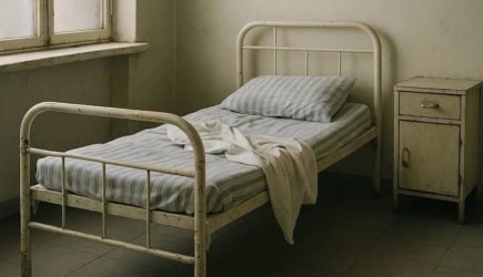 Покинувший психушку российский комик готовится к операции