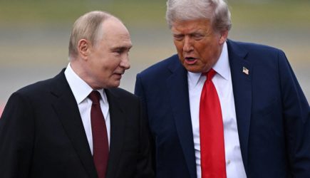Трамп решил рассекретить детали переговоров с Путиным: мир оторопел