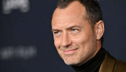 Кремль не получал просьб о консультации от создателей кино о Путине с Джудом Лоу