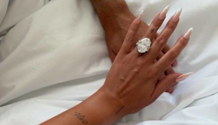 Футболист женится