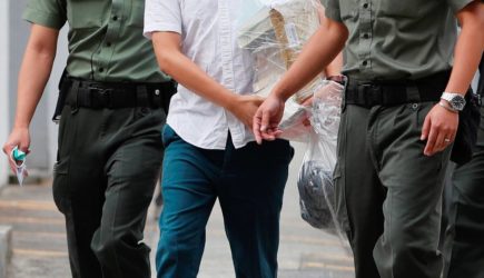 Мужчина забрался в чужой дом и взял у хозяйки кровь &laquo;для снижения стресса&raquo;