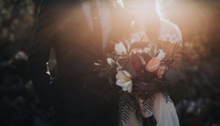 Бывший тесть напал на известную певицу и побил ее на свадьбе