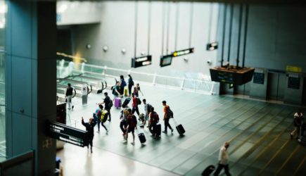 Россияне массово уезжают из страны: куда все собрались