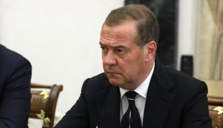 «Не заставит себя ждать»: Медведев пообещал суровое наказание для Европы