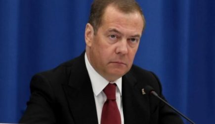 Медведев пригрозил «уродцам из Брюсселя»: ответ будет жёстким