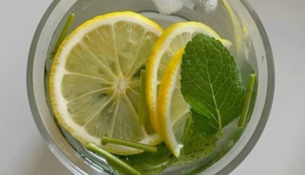 Что нужно пить ежедневно в течение месяца. Вы сможете стереть признаки старения