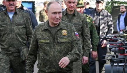 Путин в камуфляже посетил полигон, где проходит основной этап учений &laquo;Запад-2025&raquo;