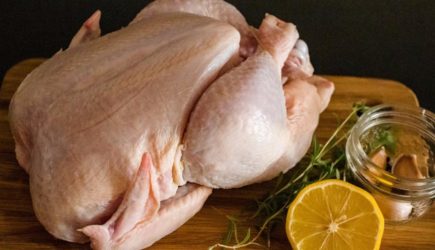 Неубиваемые паразиты и токсины: названы самые опасные части курицы