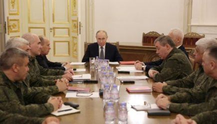 Эксперты оценили совещание Путина с руководством МО России: Все, никаких договорняков
