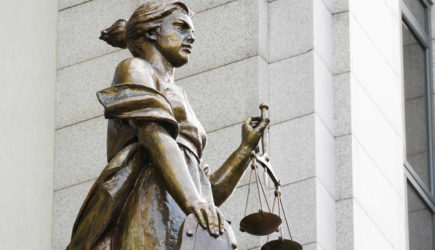 Дело экс-замминистра обороны Попова дошло до суда