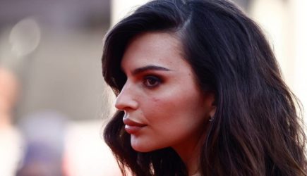 Эмили Ратаковски восхитила Сеть пикантными фото