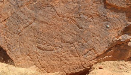 Наскальная живопись в Нефудской пустыне Саудовской Аравии