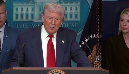 Время до четверга: Трамп решил &laquo;надавить&raquo; на Москву и Киев ради скорейшего мира