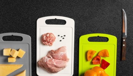 Доктор Мясников объяснил, можно ли на самом деле пользоваться пластиковыми досками