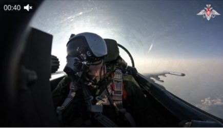 Российский Су-35С в&nbsp;зоне СВО &laquo;прижал к&nbsp;земле противника&raquo; на&nbsp;F-16 и&nbsp;Mirage&nbsp;&mdash; Чемезов