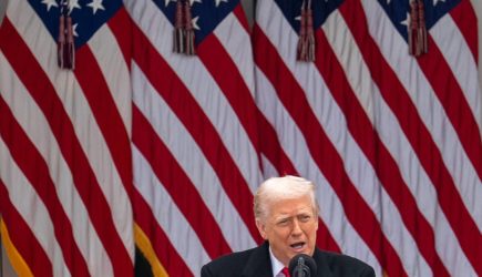 Трамп назвал животным стрелявшего в нацгвардейцев у Белого дома