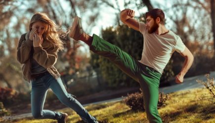 «Выйдешь отсюда — умрёшь»: Гамлет при всём ресторане пригрозил изнасиловать и убить юную студентку. Администратор сказала — «сама виновата»