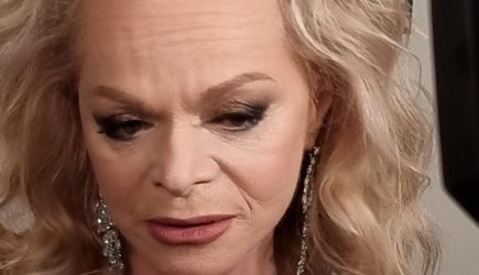 Лариса Долина согласилась отдать покупательнице деньги за квартиру, но есть нюанс