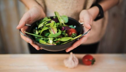 Известный врач опроверг миф о существовании правильного питания