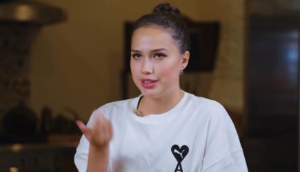 Переживавшая из-за внешности Загитова заговорила об услугах пластических хирургов