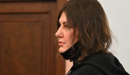 Долина решила взыскать деньги с Лурье