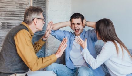 Психолог рассказала, как не превратить Новый год в семейный скандал