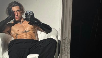 Немцы начали массово оголяться и заговорили по-русски ради россиянок