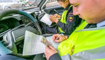 «Лучше заранее решить вопрос»: Русским рассказали, как с 1 января изменился процесс замены водительских прав