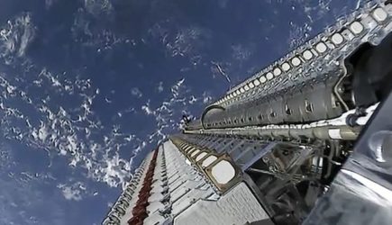 SpaceX сделала Starlink бесплатным в Иране