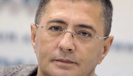 Доктор Мясников потерял равновесие на тренажере в процессе записи программы